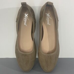 Xappeal Clair Flats Women Size 8.5M Beige Perforated Suede Ballet Shoes 105173